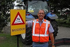 Aanpak = Campagne Modder op de weg Doelgroep Landbouwers en medeweggebruikers Doel Voorkomen van