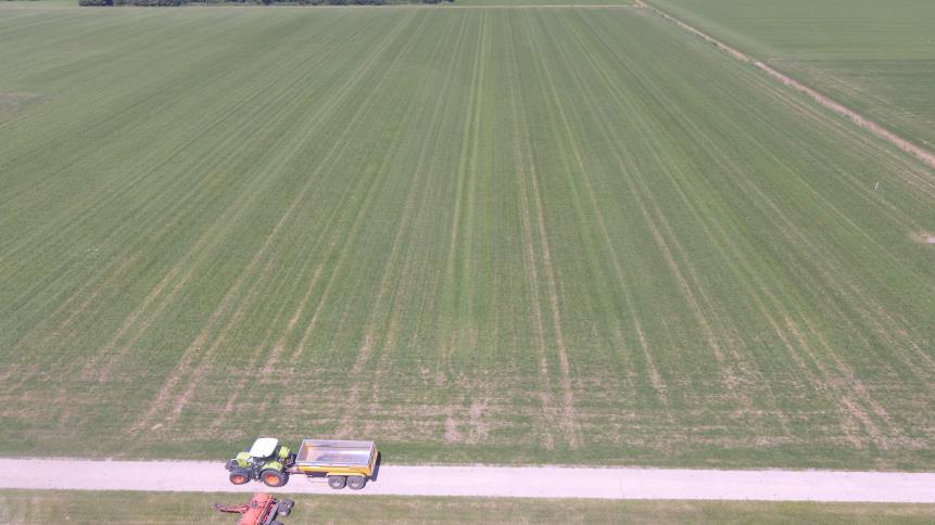 rechts 2 ha vaste rijpaden op 12 meter