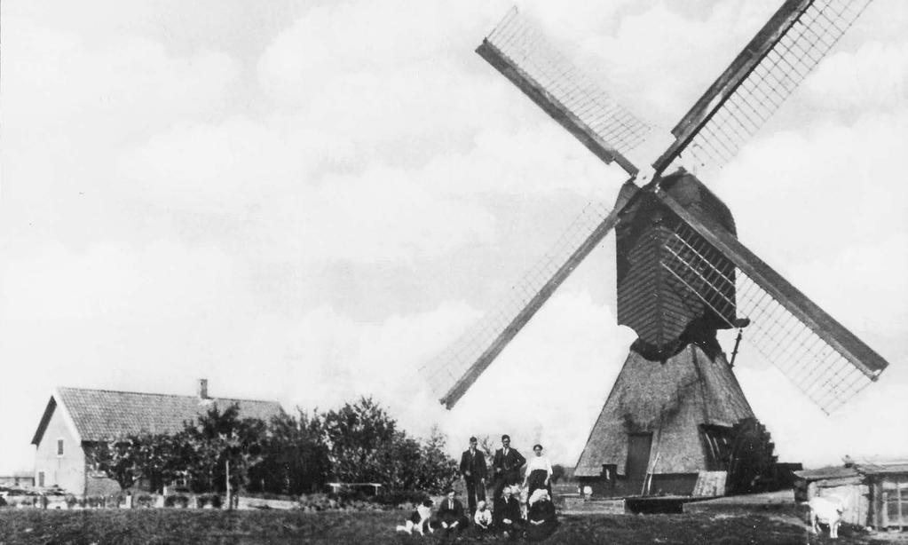 Zomerhuis Bij veel boerderijen in het veenweidegebied wordt een vrijstaand zomerhuis aangetroffen. Het is een gebouwtype dat in de negentiende eeuw in zwang kwam.