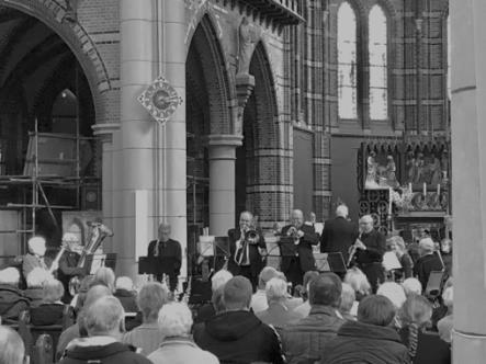 Waarna er op diezelfde dag ook nog een bijzonder geslaagd concert van het seniorenorkest Amstelland werd gegeven met vele muzikale hoogstandjes. De geweldige akoestiek van de St.