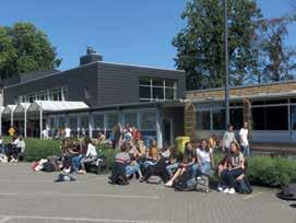 We begeleiden onze leerlingen in hun leeren ontwikkelingsproces, maar verwachten ook verantwoordelijkheid. Tegelijk willen we ook meer zijn dan een school.