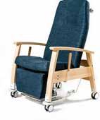 De positie kan worden aangepast door de persoon in de stoel of achter de stoel. 1-richtingswiel op een veer zodat de stoel rechtdoor gaat als deze verplaatst wordt met de peroon in de stoel.