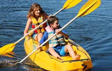 SPORTKAMPEN Watersportdriedaagse op 21, 22 en 23 augustus Tijdens deze driedaagse leer je varen met een zeilboot, surfen met een surfplank en roeien in een kajak.