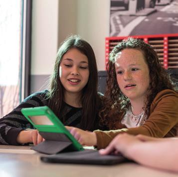 Over Groene Hart Rijnwoude Onze school is kleinschalig met een breed onderwijs- aanbod. Wij bieden de niveaus vmbo-basis/kader, vmbo-theoretische leerweg en havo/(vwo) aan.