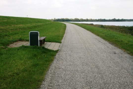 de Philipsdam, liggen het Krammer-Volkerak en de Slikken van de Heen. Net als in het geval van de Oosterschelde gaat het daarbij om natuurgebieden, deel uitmakend van Natura 2000.