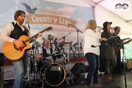 Ook hier ter afsluiting kwam er in dit geval een duo bij op het podium en dat bleken 2 leden van de band Sunday s Child te zijn.