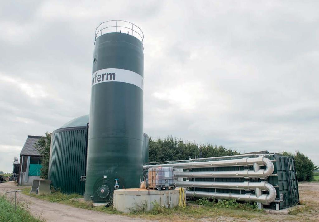 SPECIAL MEST Koken op koeienmest geeft groeiboer goed verhaal Hĳ is de eerste melkveehouder in Nederland die het methaangas uit de mest van zĳn 300 koeien omzet in aardgas.