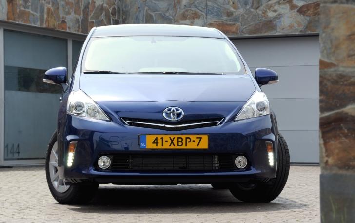 Prius. Daarmee valt deze stationcar voor zakelijke rijders nog steeds in de laagste categorie bijtelling (14%).