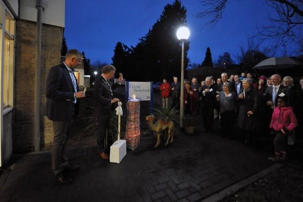 1.3 Activiteitenverslag 1.3.1 Huisvesting Het jaar 2015 stond geheel in het teken van de zorgvuldige voorbereiding van de eerste activiteiten en de inrichting en opening van een eigen gastvrije plek daarvoor.