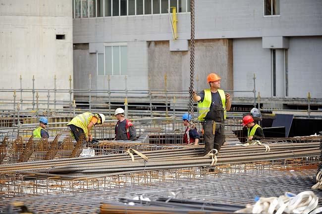 Samenvatting De bestuursrapportage Stationsgebied heeft dezelfde opzet als vorig jaar. De bestuurlijke richtingen worden bij de voorjaarsnota voorgelegd.