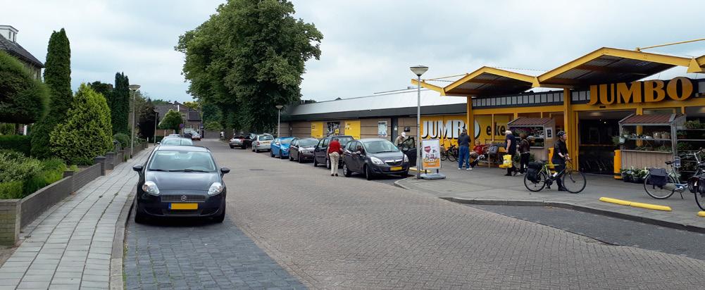 Inleiding Inleiding Een nieuwe supermarkt voor Goor De gemeente Hof van Twente had de wens om de ruimtelijke kwaliteit langs de Van Kollaan te verbeteren en zocht tegelijkertijd naar een nieuwe