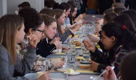 Onder voorbehoud van definitieve cijfers zamelden de leerlingen van het eerste tot vierde jaar liefst 5.000 euro in voor de estafetteloop die plaatsvond op vrijdag 5 april.