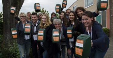 Van de P.R. Scheldevogels collecteert voor het Oranje Fonds. De Oranje Fonds Collecte van 11 t/m 15 juni is dé collecte voor een sociaal en betrokken Nederland.