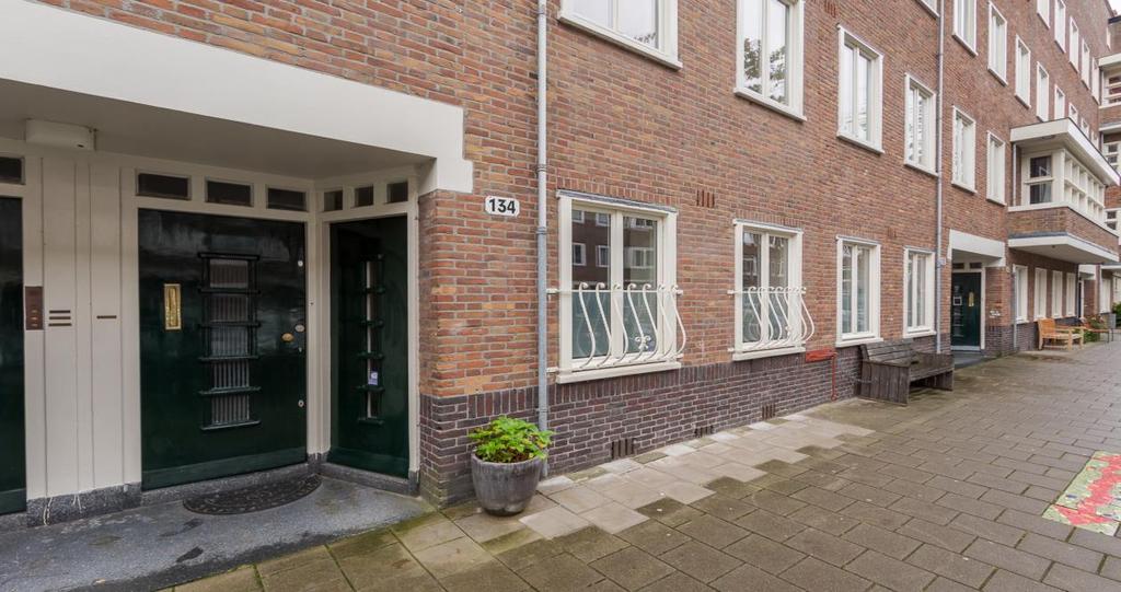 Orteliusstraat 134-HS+I 1057 BH Amsterdam Vraagprijs 625.000,- k.k. Kadaster Gemeente Sloten (N.H.), sectie C, complexaanduiding 10836 A-1 Woonoppervlakte 104,90 m² + tuinhuis 7,30 m² (nen-2580) Inhoud woning Ca.