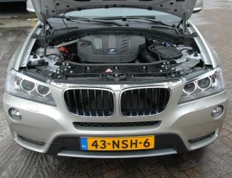 Specificaties BMW X3 (2010-2017) xdrive20da High Executive Maten en gewichten Lengte x breedte x hoogte Wielbasis 465 x 188 x 166 cm 281 cm Gewicht Aanhanger Aanhanger geremd 1.800 kg 750 kg 2.