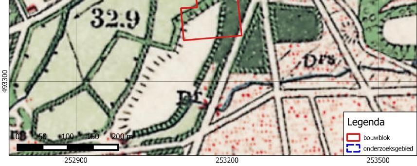 De panden in en grenzend aan het huidige bouwblok behoren alle tot erve Vrielink. Op bovenstaande kaart is het bouwland duidelijk aangegeven.