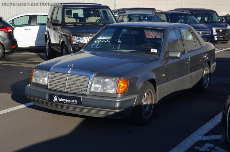 613 MERCEDES 250 D 600 category: car Transmission: Automatic Counter read: 385300 km. 1st inscription: 16/10/1986 Color: Grey Cap.Cyl.: 2497 cc. Engine power: 66 Kw. Emission category: unknown.