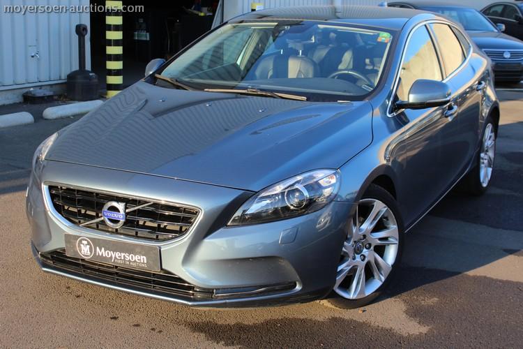 685 VOLVO V40 T3 1675 category: car Fuel : gasoline Counter read: 89628 km. 1st registration: 12/06/2014 Color: blue Cap.cyl.: 1596 cc.