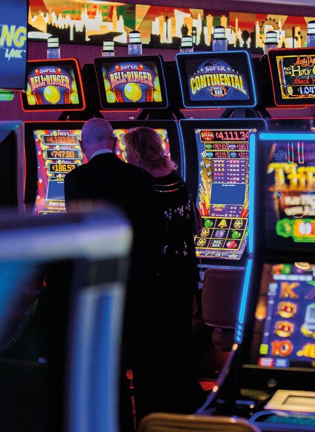 SPEELAUTOMATEN Om onze gasten een gevarieerd en modern aanbod aan te kunnen bieden, werkt Holland Casino continu aan het updaten en vernieuwen van haar speelautomaten. Van de 6.