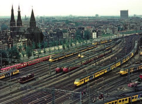 donderdag 11 april Amsterdam andere tijden, diaklankbeeld over Amsterdam in de jaren 60 en 70.