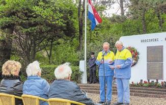 12 9 mei 2019 Velsen herdenkt Velsen- Op diverse plekken in Velsen zijn zaterdag alle burgers en militairen herdacht die in en sinds de Tweede Wereldoorlog zijn omgekomen in oorlogssituaties en bij