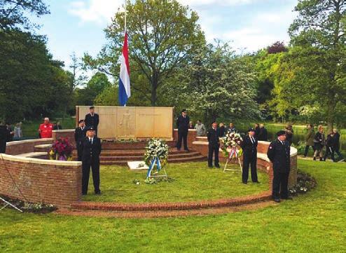 Een moeder die zich met haar kind(eren) die dag bij de kassa meldt hoeft niet te betalen (geldig voor jeugd t/m 15 jaar). Overige zwemmers betalen het normale tarief.