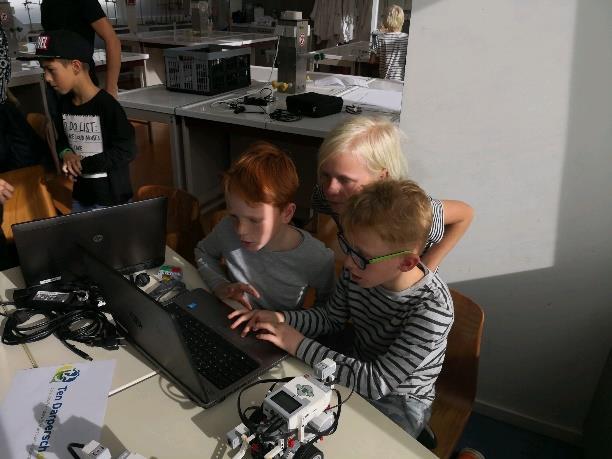 De FIRST LEGO League is een wedstrijd die jongeren tussen de 9 en 15 jaar uitdaagt om de maatschappelijke rol van techniek en technologie te onderzoeken aan de hand van