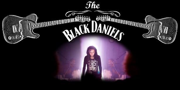 Wat bieden The Black Daniels? Wij bieden een show van minstens 1u30, al dan niet opgesplitst in 2 delen van minstens 45 minuten.