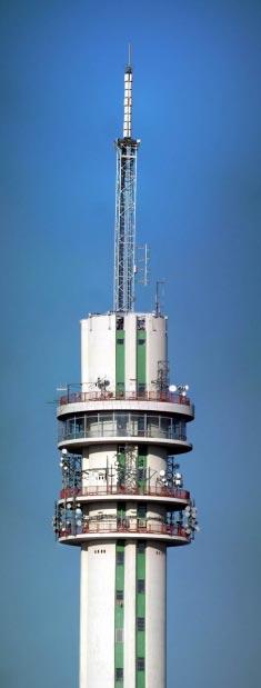 De antennes van de NVRA staan onder meer op de communicatie toren in de Waarderpolder en zijn daarmee de hoogste in heel