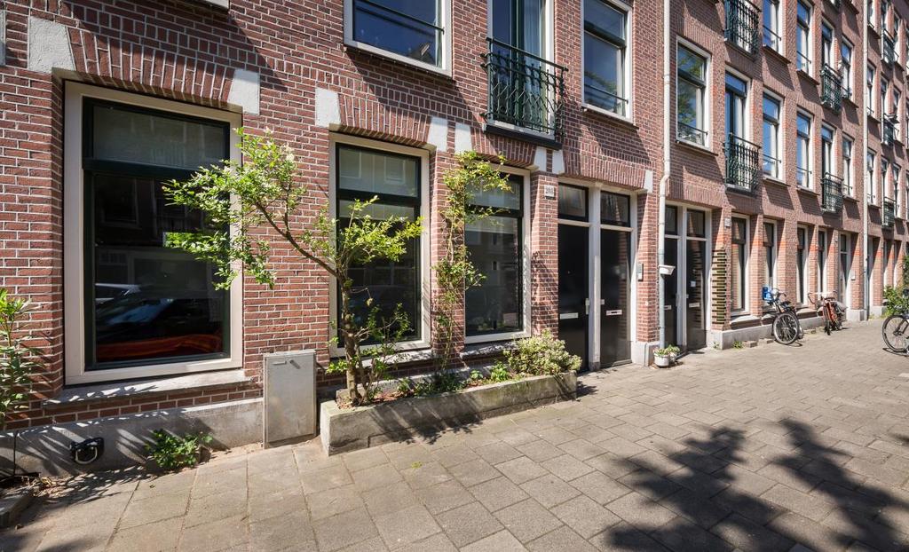 Borgerstraat 208-huis 1053 RD Amsterdam Vraagprijs 415.000,- k.k. Bouwjaar 1911 Woonoppervlakte 59,50 m² + tuinhuis 12,30 m² (nen-2580) Inhoud Ca. 190 m³ Aantal kamers 2 kamers Buitenruimte Tuin ca.