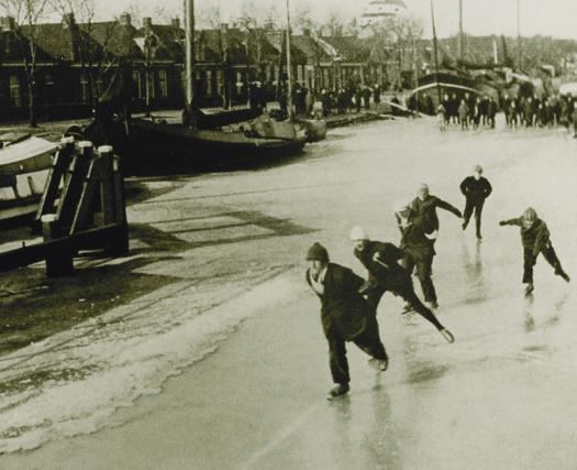 Franeker Frentsjer Is de 9e stad die de schaatsers passeren na vertrek