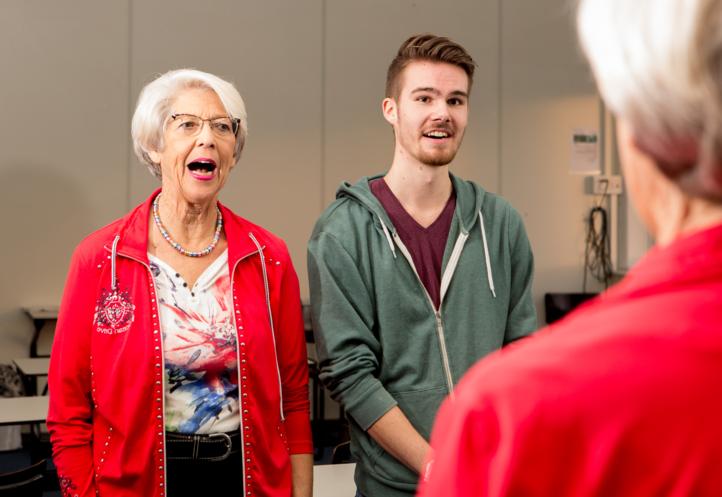 LESSEN EN THEMADAGEN We werken in 2 semesters van 20 weken en er zijn door het jaar 8 toetsweken. Je hebt elke dinsdag les. Lessen kunnen ook op dinsdagavond gepland worden.