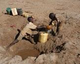 geen schoon drinkwater Het Rode Kruis betaalt de mannen die de grond bewerken,