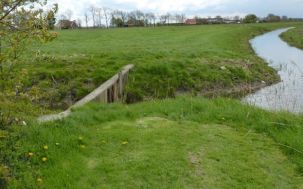 Pagina 3 van 5 Ommetjes. Doelstelling: Meer wandel-, fiets- en ruiterpaden realiseren door natuur en weilanden. In het verlengde van de Zuiderstraat loopt het oude kerkenpad naar Harssensbosch.