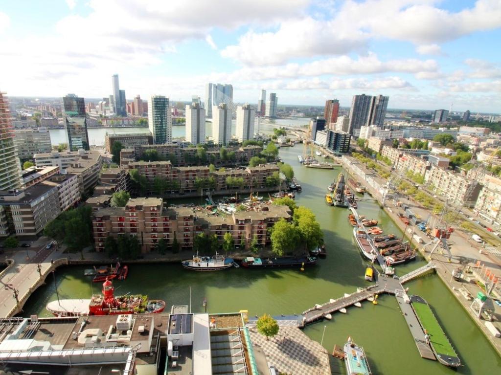 Neem contact met ons op voor meer informatie Rotterdam Estate B.V.