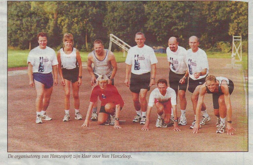 Chiel Castermans haalt het Zutphens Dagblad met zijn prestatie om met twee pakjes sigaretten per dag en de nodige biertjes toch snelle marathons te kunnen lopen.