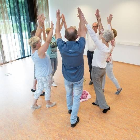 Kortom: aandelen Voordelen: Parallel lopen van belangen van ondernemer met die van personeel. Personeel deelt mee in de winst.