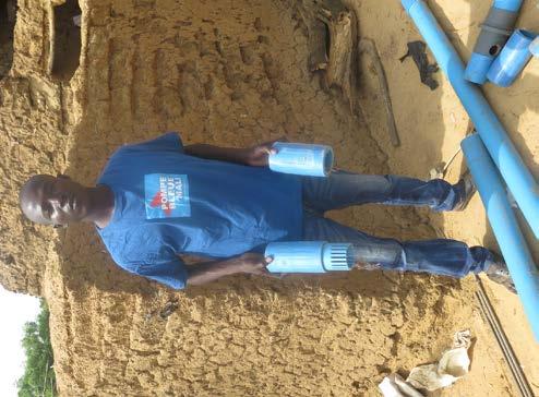 Het project Pompe Bleue Mali stichting dogon onderwijs In 2015 en 2016 hebben wij met ADI een organisatie voor het project Pompe Bleue Mali opgezet met een projectleider (Moise Sagara), een assistent