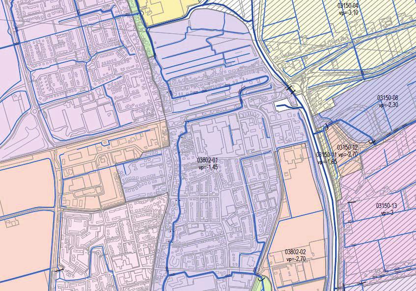 Huidige situatie In figuur 2.2 is de waterhuishoudkundige situatie ter plaatse van het plangebied weergegeven. Wateraanvoer vanuit boezem Plangebied Opsplitsing wateraanvoer Figuur 2.