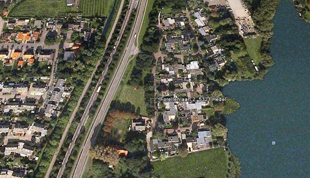 Locatie overzicht. Pal boven Den Bosch aan de overkant van de Maas ligt Hedel, een flink dorp met 4.600 inwoners.