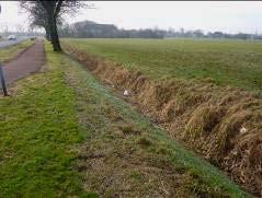 Zwerfafval ligt vooral in plantsoenen rondom en in de directe omgeving van de scholen (locatie Lijsterbesstraat) Op verharding wordt langs de snoeproutes weinig