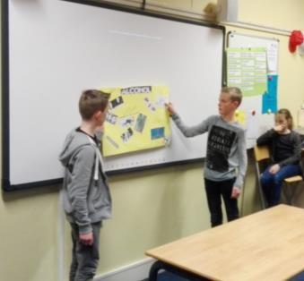 De kinderen gaven PowerPointpresentaties en posterpresentaties, daarnaast werd er nog een toneelstuk over groepsdruk opgevoerd.