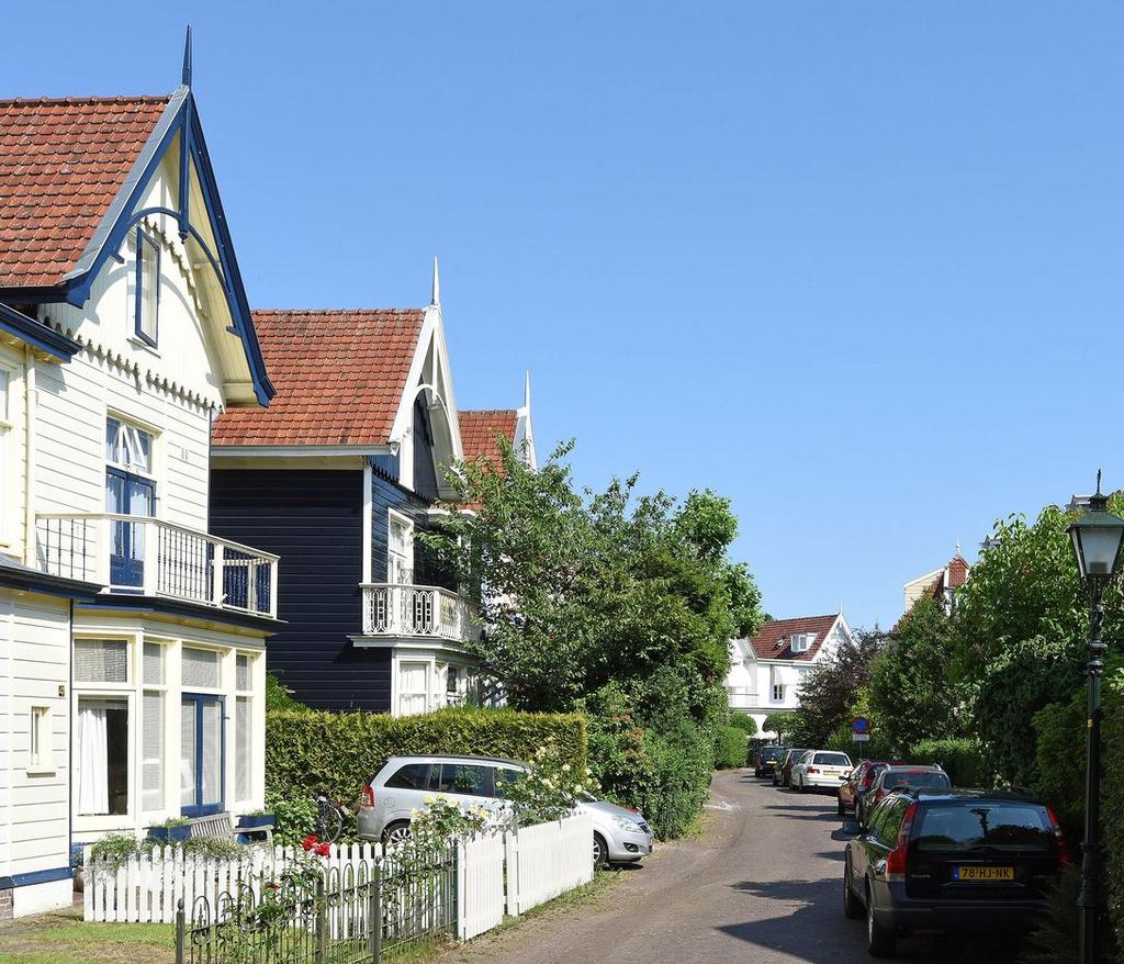Deze karakteristiek villa is een Rijksmonument en maakt onderdeel uit van het villacomplex Sandtmannlaan.