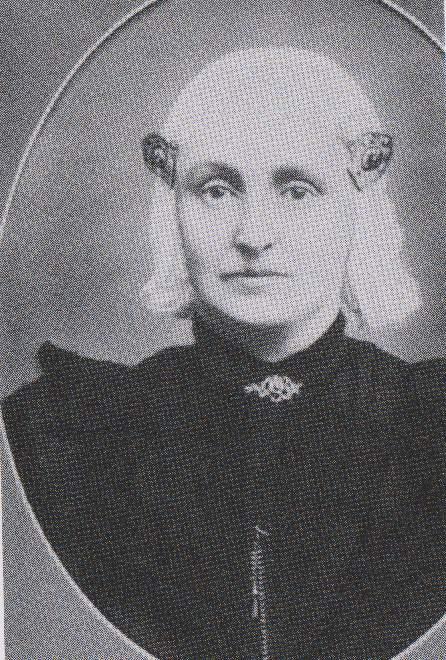 Dirkje was een dochter van Meile Gerrits Miedema en Grietje Benjamins Kroodsma.