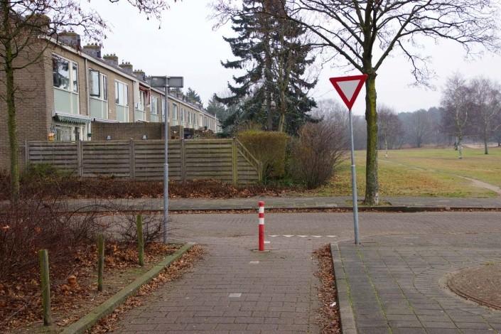 rechts, wederom fietspunt 53 volgen.