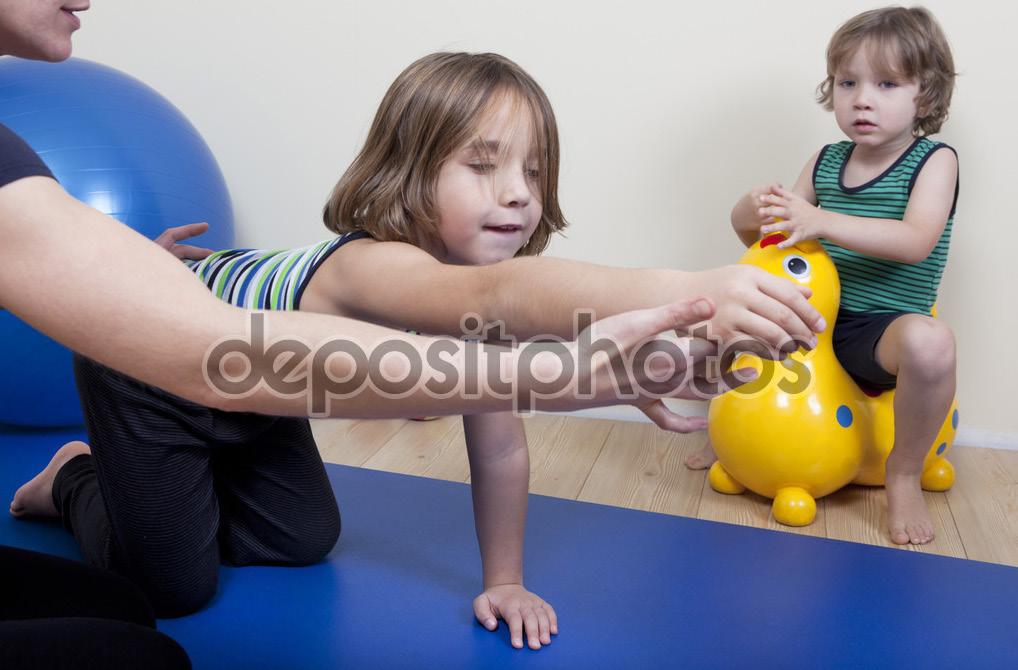 Kinderfysiotherapeut Wat kun je zelf doen? Leg de lat niet te hoog Voor je kind kan het een hele uitdaging zijn om weer een stukje te lopen of te fietsen.