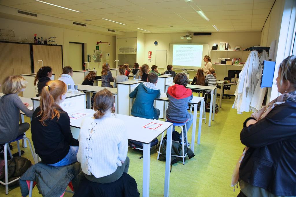 Onderwijstijd Alle leerlingen hebben in hun schoolloopbaan recht op een bepaalde hoeveelheid onderwijstijd. Cambium College stelt alles in het werk om lesuitval zoveel mogelijk te voorkomen.