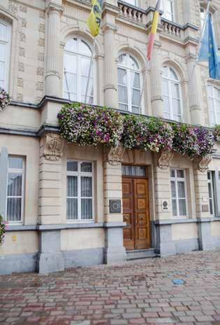 7 Residentie Adolf Loosveldt - Huis Mulle de Terschueren Het gebouw Mulle de Terschueren is een beschermd monument en werd genoemd naar de vroegere bewoners, de