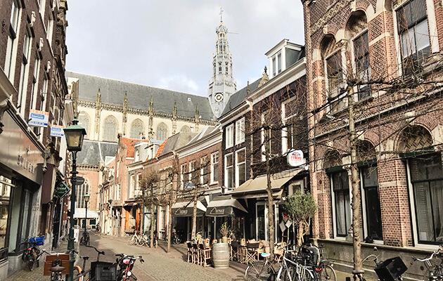 HARTJE HAARLEM IN DE BUURT In 10 minuten fietsen ben je in hartje Haarlem.