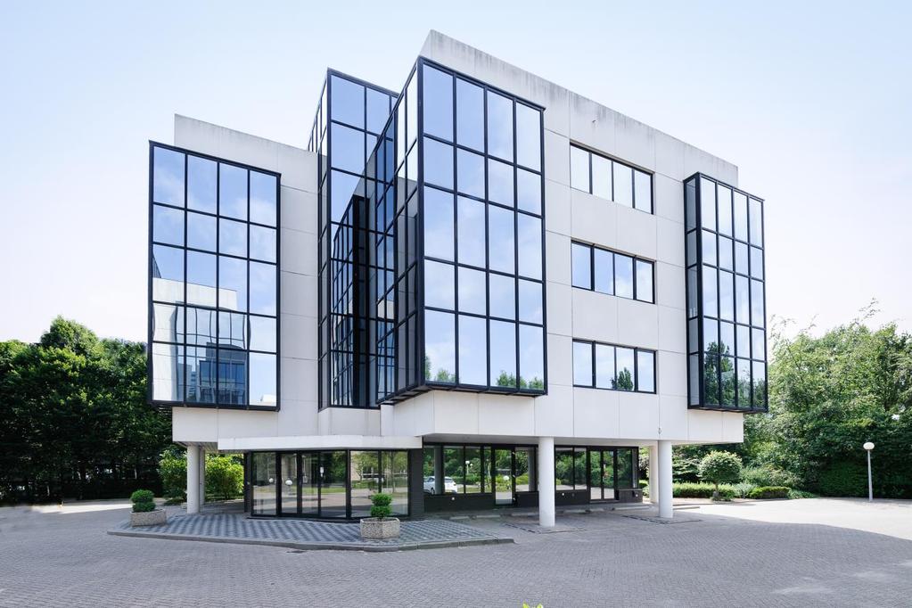 VRIJBLIJVENDE PROJECTINFORMATIE TE HUUR Max Euwelaan 55-57 te Rotterdam-Brainpark I met 27 Object Nog 2 kantoorvloeren beschikbaar van ca. 317 m² in een kleinschalige kantoorvilla van 1.